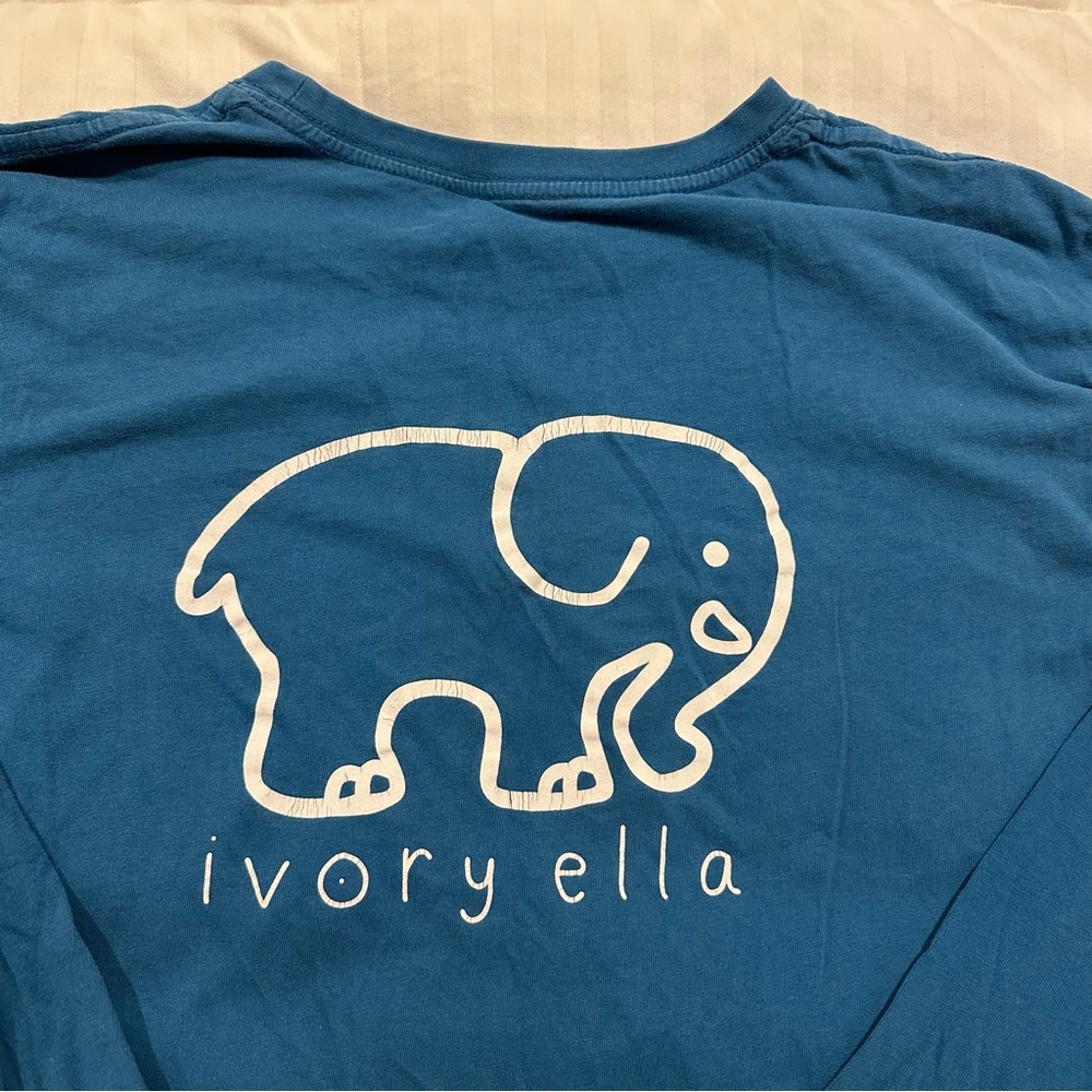 Ivory Ella women’s Long Sleeve Blue Tee with Elephant medium